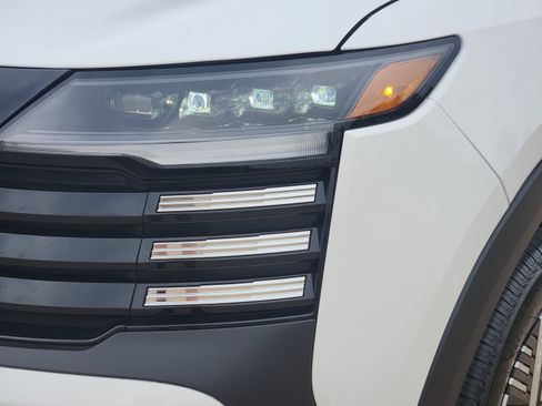 New 2026 Nissan Kicks SV w/ Charging Package FWD image 9