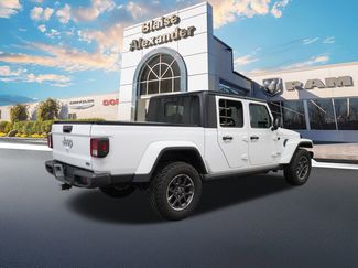 Used 2023 Jeep Gladiator Overland video 3
