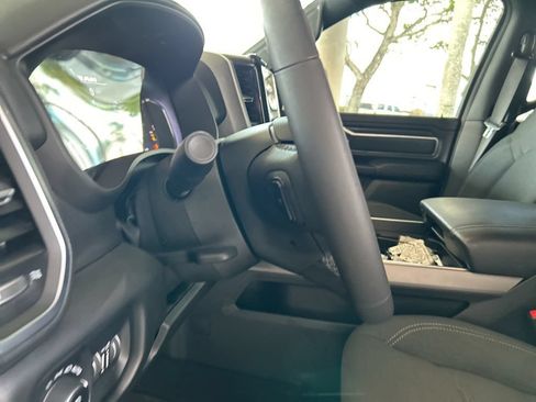 Used 2025 RAM 1500 Big Horn AWD/4WD image 41