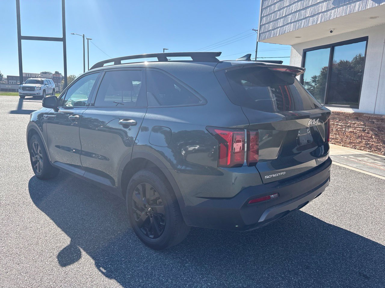 Used 2023 Kia Sorento S w/ Panoramic Sunroof Package AWD/4WD image 7