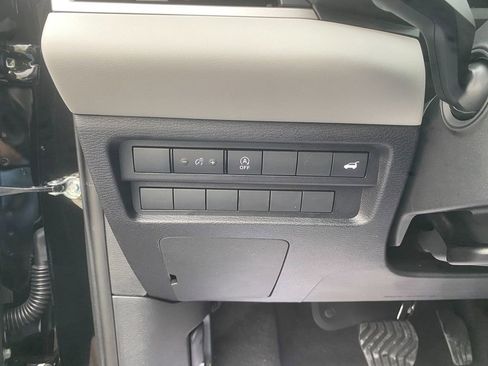 New 2026 Mitsubishi Outlander SE image 14