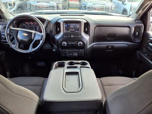 Used 2024 Chevrolet Silverado 2500 Custom w/ Custom Value Package image 12