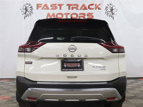 Used 2022 Nissan Rogue Platinum w/ Head-Up Display Package image 6