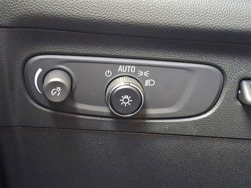 Used 2023 Buick Envision Avenir image 27