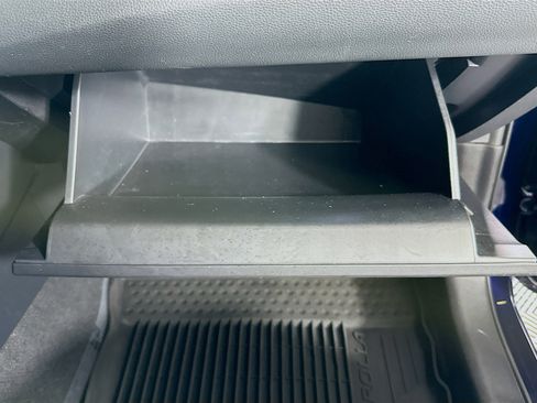 Used 2025 Toyota Corolla SE image 32