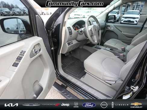 Used 2019 Nissan Frontier SV w/ Value Truck Package image 12