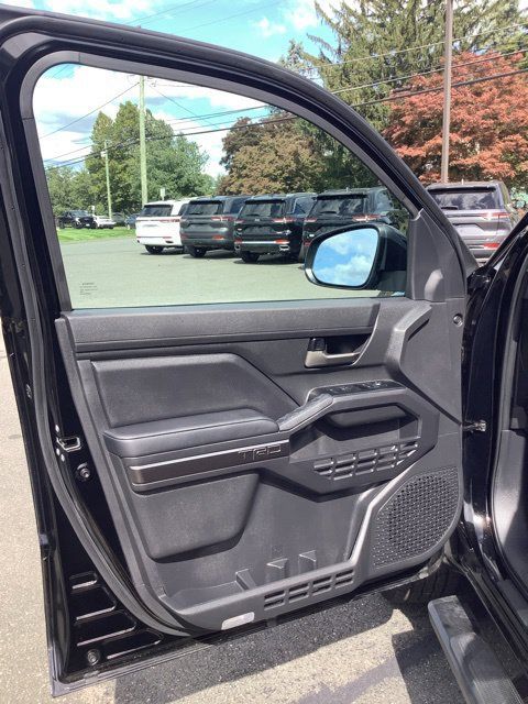 Used 2025 Toyota Tacoma TRD Sport w/ TRD Sport Upgrade Package AWD/4WD image 21