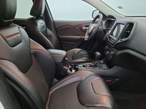 Used 2022 Jeep Cherokee Trailhawk w/ Comfort/Convenience Group image 21