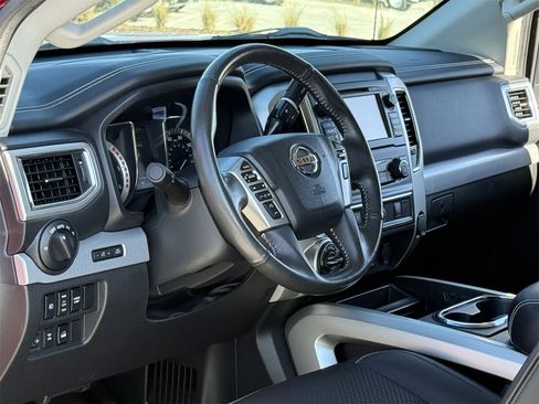 Used 2017 Nissan Titan PRO-4X image 12