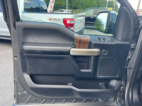Used 2016 Ford F150 Lariat AWD/4WD image 23