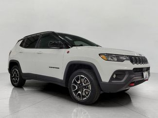 Used 2025 Jeep Compass Trailhawk AWD/4WD video 1