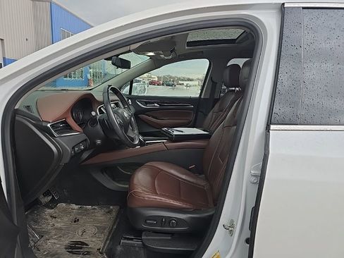 Used 2018 Buick Enclave Avenir w/ Avenir Technology Package AWD/4WD image 7