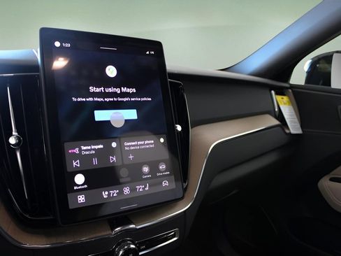 New 2026 Volvo XC60 B5 Core w/ Protection Package Premier image 17