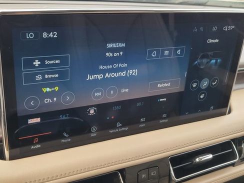 Used 2022 Lincoln Nautilus Reserve image 25