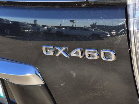 Used 2023 Lexus GX 460 Luxury w/ Accessory Package AWD/4WD image 9