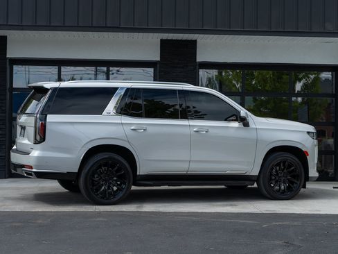 Used 2021 Cadillac Escalade Premium Luxury w/ LPO, Radiant Package AWD/4WD image 9