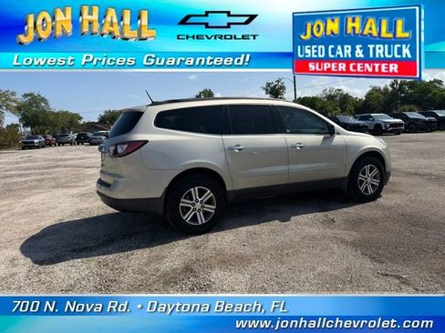 Used 2017 Chevrolet Traverse LT image 12