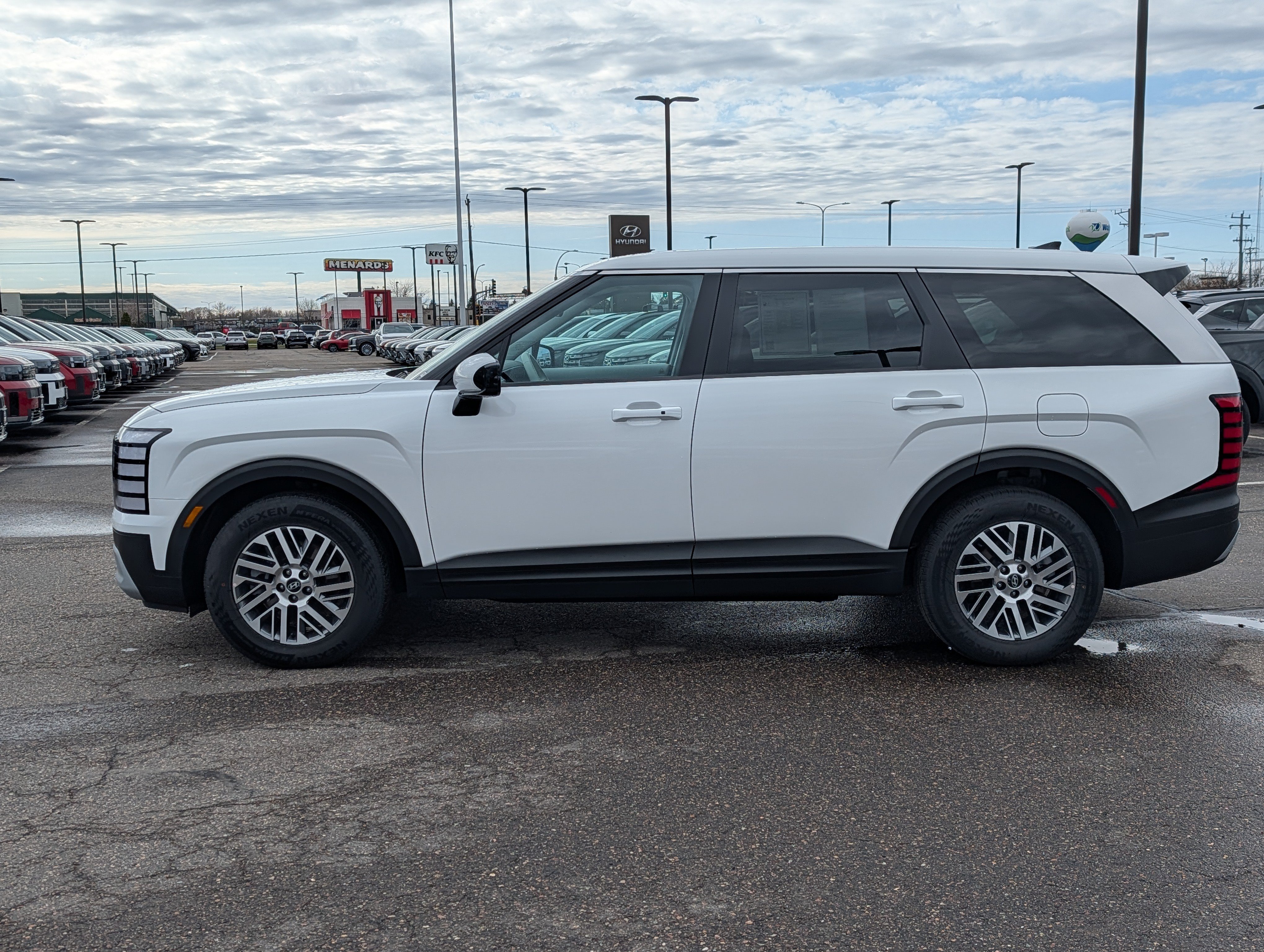 Used 2026 Hyundai Palisade SE AWD/4WD image 2