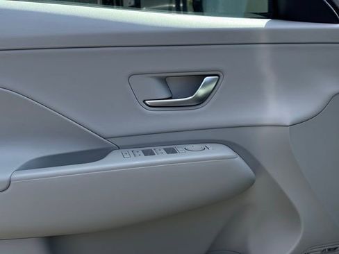 Used 2025 Hyundai Kona Limited image 20