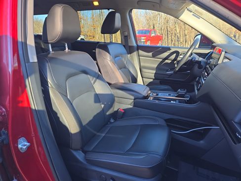 Used 2023 Nissan Pathfinder SL w/ SL Premium Package image 26