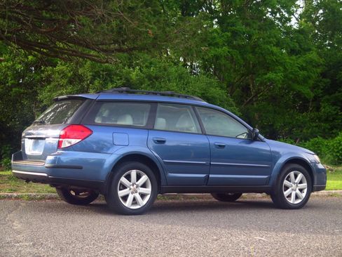 Used 2008 Subaru Outback 2.5i Limited L.L. Bean AWD/4WD image 4