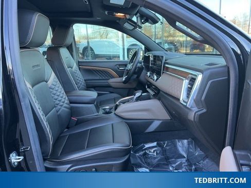 Used 2023 GMC Canyon Denali image 22