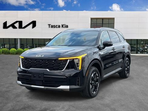 Used 2025 Kia Sorento S image 3