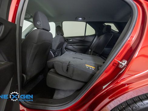 Used 2024 Chevrolet Equinox LT FWD image 27