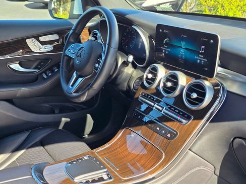 Used 2020 Mercedes-Benz GLC 300 4MATIC image 28