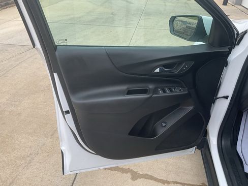 Used 2022 Chevrolet Equinox LT image 7