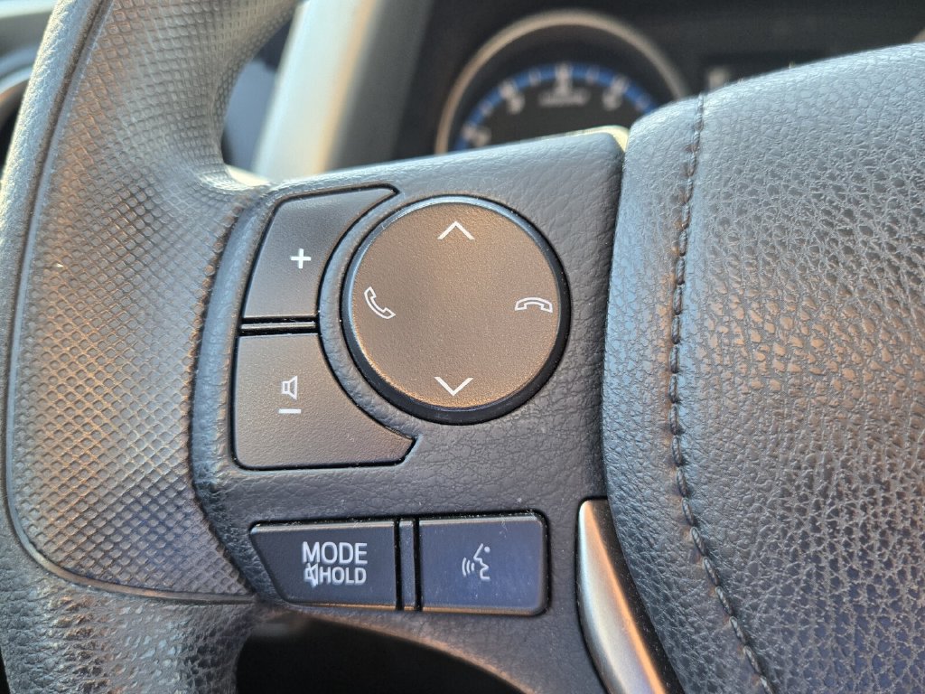 Used 2017 Toyota RAV4 LE FWD image 21
