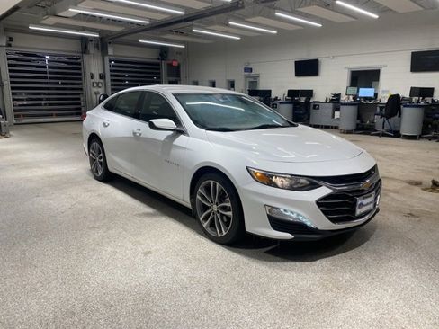 Certified 2023 Chevrolet Malibu LT image 3