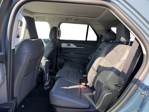 New 2025 Ford Explorer Active w/ Active Comfort Package image 16