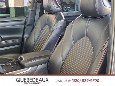 Used 2021 Toyota Highlander XSE FWD image 11