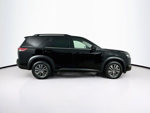 Used 2025 Nissan Pathfinder SV AWD/4WD image 10