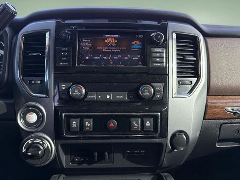 Used 2019 Nissan Titan Platinum Reserve w/ Platinum Utility Package image 8