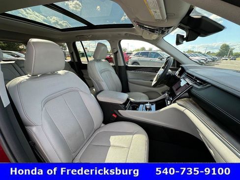 Used 2022 Jeep Grand Cherokee Overland image 37