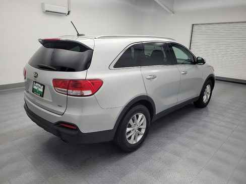Used 2017 Kia Sorento AWD image 10