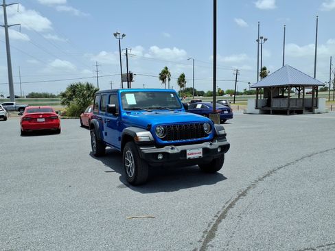 Used 2024 Jeep Wrangler Unlimited Sport AWD/4WD image 2
