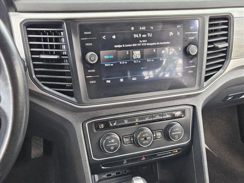 Used 2020 Volkswagen Atlas Cross Sport SE w/ Panoramic Sunroof Package image 14