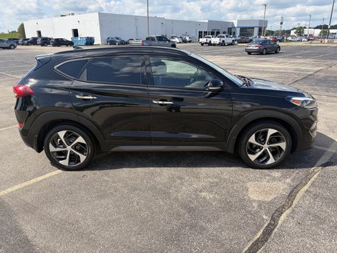 Used 2016 Hyundai Tucson Limited w/ Option Group 03 FWD image 7