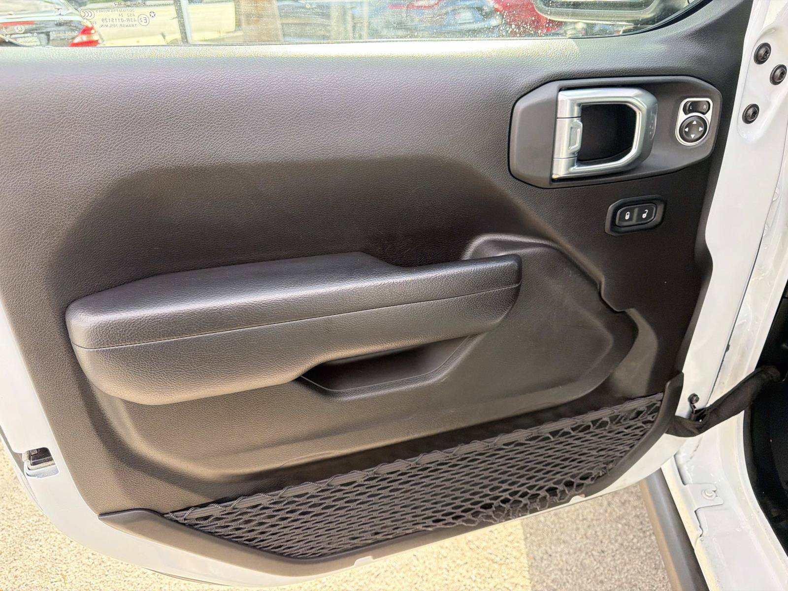 Used 2024 Jeep Wrangler Unlimited Rubicon 4xe AWD/4WD image 11