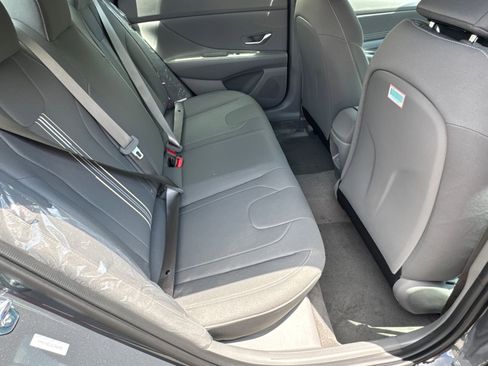 Certified 2025 Hyundai Elantra Sport image 15