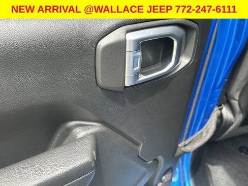 Used 2022 Jeep Wrangler Unlimited Rubicon 4xe w/ Steel Bumper Group AWD/4WD image 7