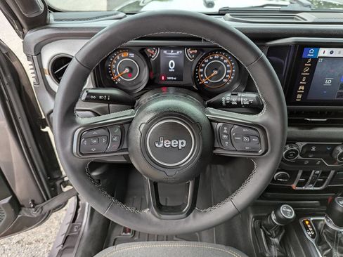 Used 2025 Jeep Wrangler Unlimited Sport AWD/4WD image 15