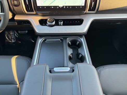 New 2025 Ford Expedition Active image 27