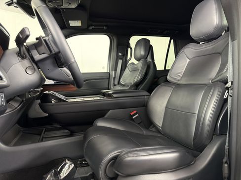 Used 2024 Lincoln Navigator Reserve image 13