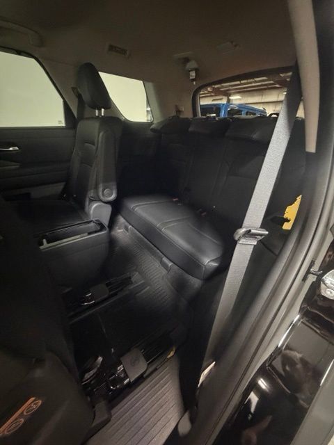 Used 2025 Nissan Pathfinder SL w/ SL Premium Package AWD/4WD image 28