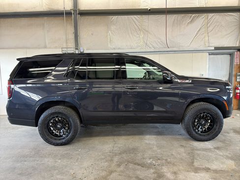 Used 2025 Chevrolet Tahoe Z71 AWD/4WD image 3