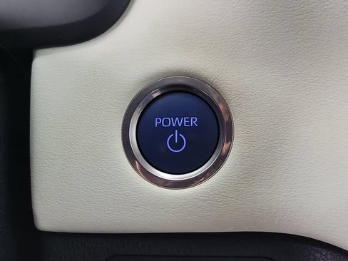 Used 2023 Toyota Sequoia Capstone RWD image 31
